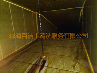 油烟管道（清洗前）
